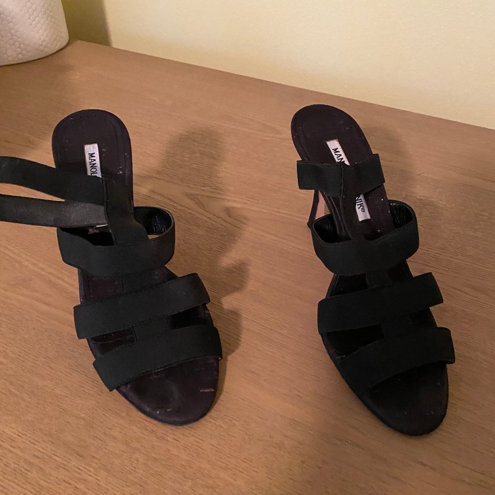 Mahnolo Blahnik Cheron Sandals